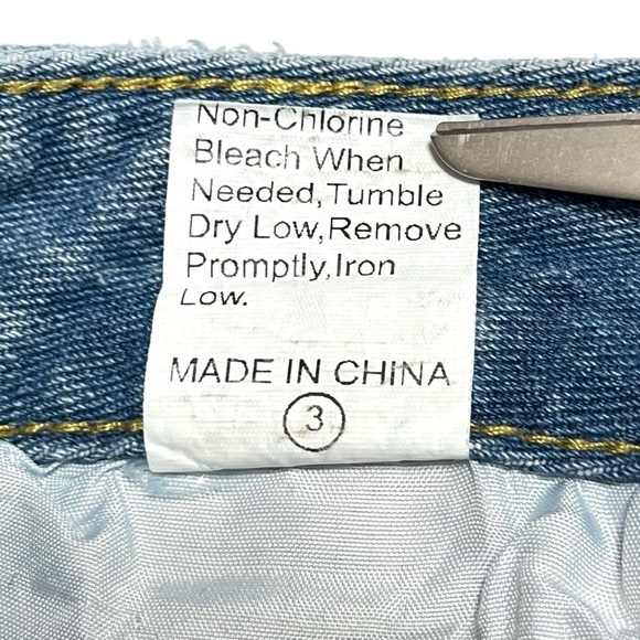 Butterfly Embroidered Cropped Raw Edge Denim Size 3XL - Picture 13 of 14